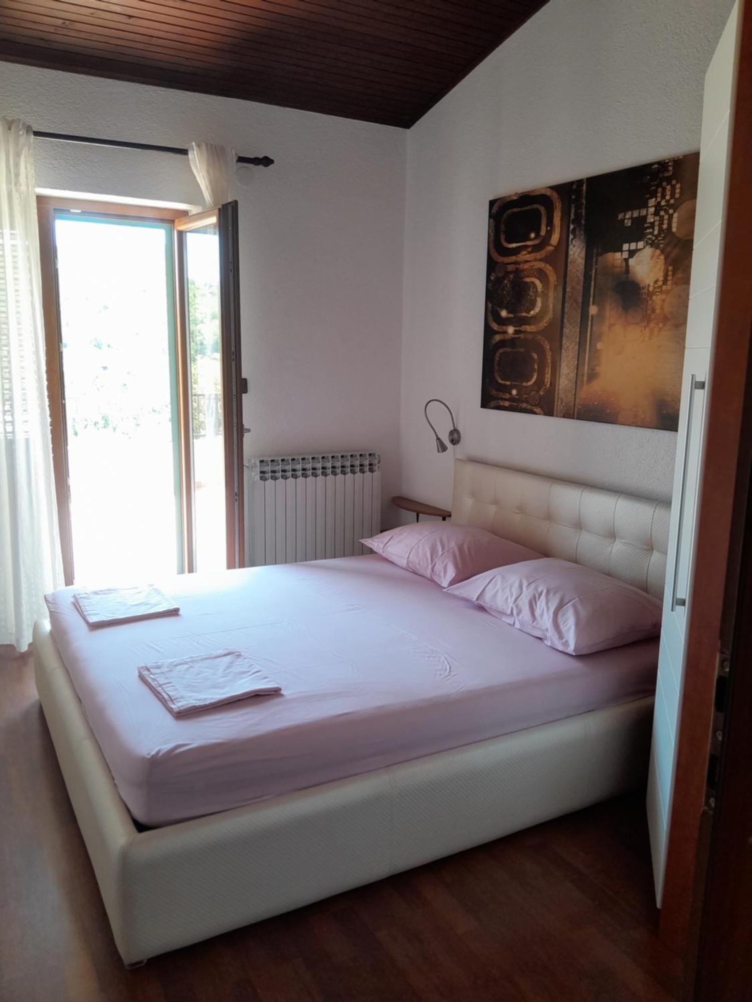 Guesthouse Ruza - Apartments Сень Экстерьер фото